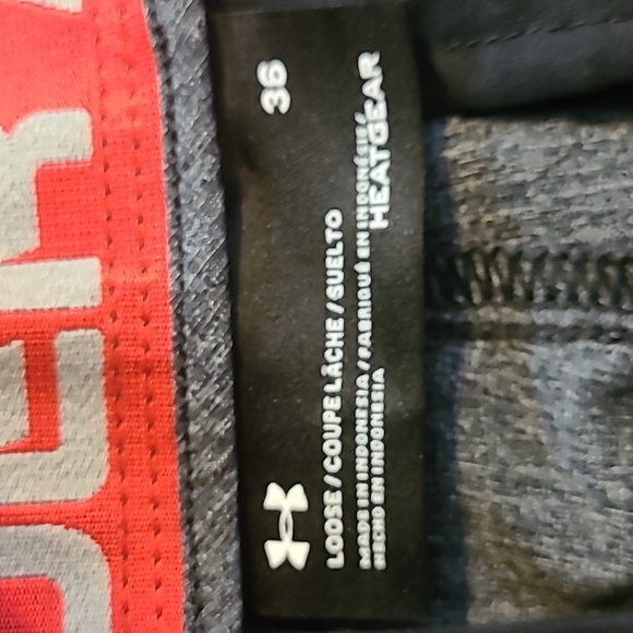 UNDER ARMOUR Hear Gear Golf Shorts - Picture 4 of 6